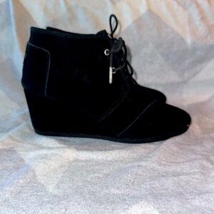 Tom’s wedge bootie black suede size 9.5